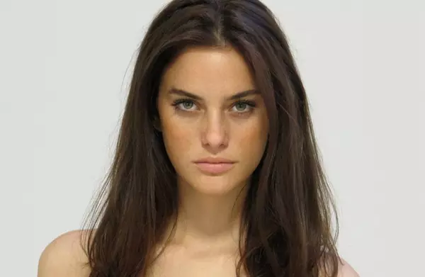 Einer Sch�tze braucht keine Kosmetik, um sich wohl zu f�hlen